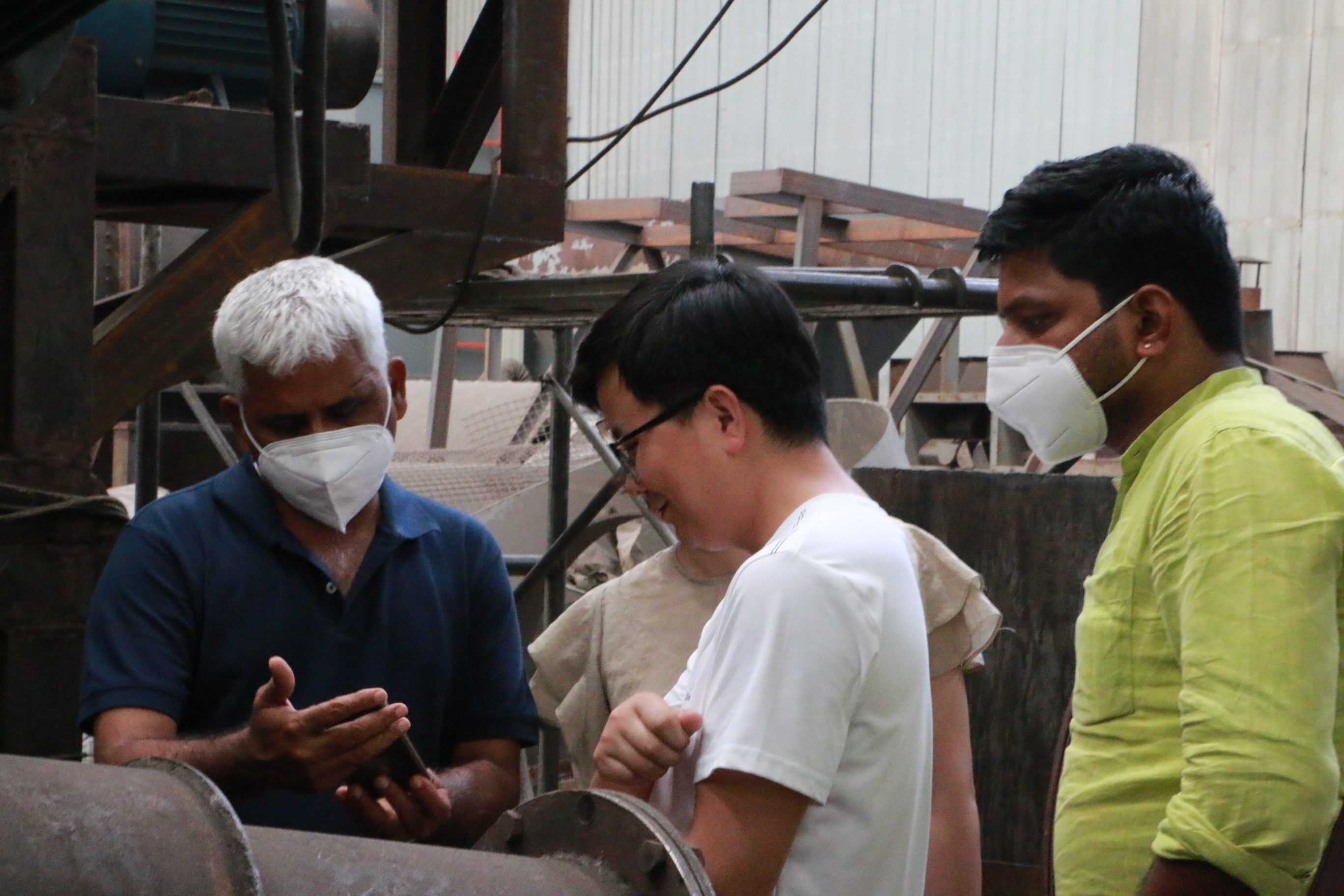 印尼客戶(hù)的椰殼炭化設(shè)備考察之旅