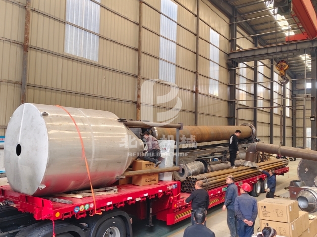 定制款炭化設(shè)備裝車(chē)!專屬個(gè)性化生產(chǎn)線